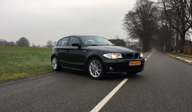 *Verkocht* BMW 120i, 5 deurs, Zwart 11-2005
