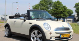 *Verkocht* MINI Cooper Cabrio uit 2005 met 163800 km Pepper White