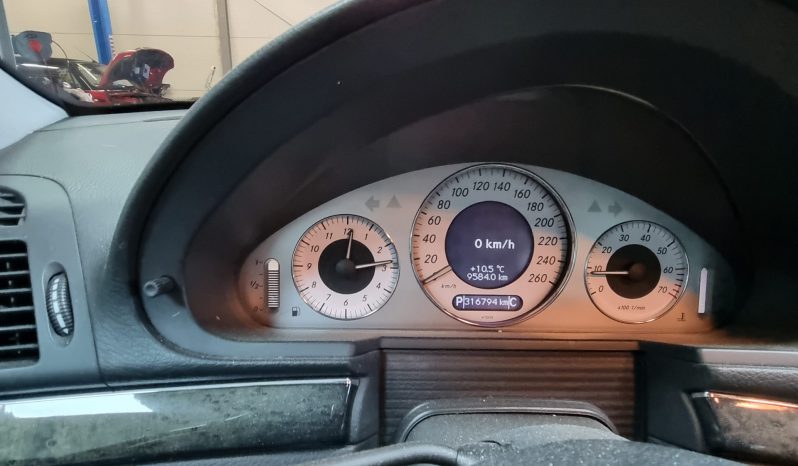 Mercedes-Benz E320 benzine Avantgarde | Youngtimer | NAP | 01-2023 APK | 316.794 km | full