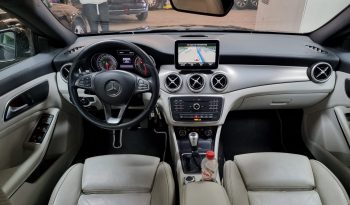 *verkocht* Mercedes-Benz CLA 180d Shooting Brake Prestige | 2016 | NAP | Trekhaak | Leder | full