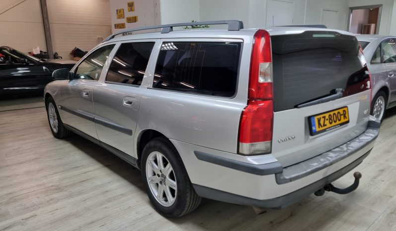 *Verkocht* Volvo V70 2.4 170 PK | Automaat | Trekhaak | APK 01-’23 | van liefhebber | full
