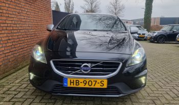 *Verkocht* Volvo V40 2.0 D2 R-Design Business | 10-2015 | 10-2023 APK | 197.500km | NAP | 1e eigenaar | full