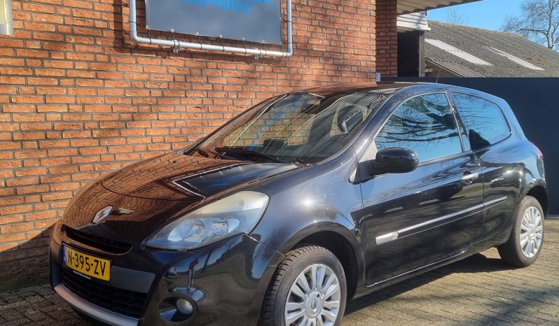 Renault Clio 1.2 Night & Day | 2012 | Nw APK | Navigatie | Airco |